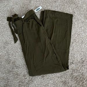 NWT OLD NAVY ARMY GREEN SLACKS WITH TIE